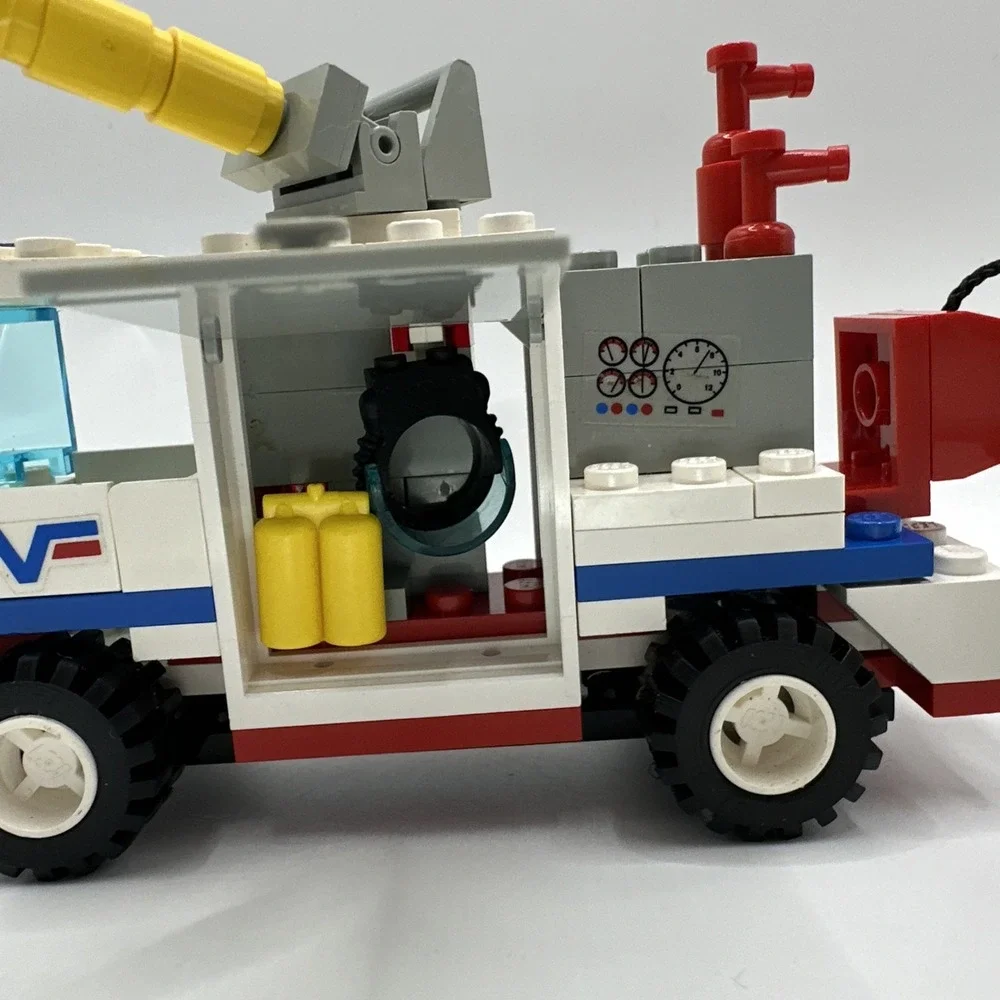 Vintage 1995 LEGO Town Launch Command 6614 Launch Evac with Mini Figure